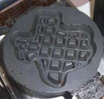 Nope. I was wrong. This is my kind of waffle iron. :)
